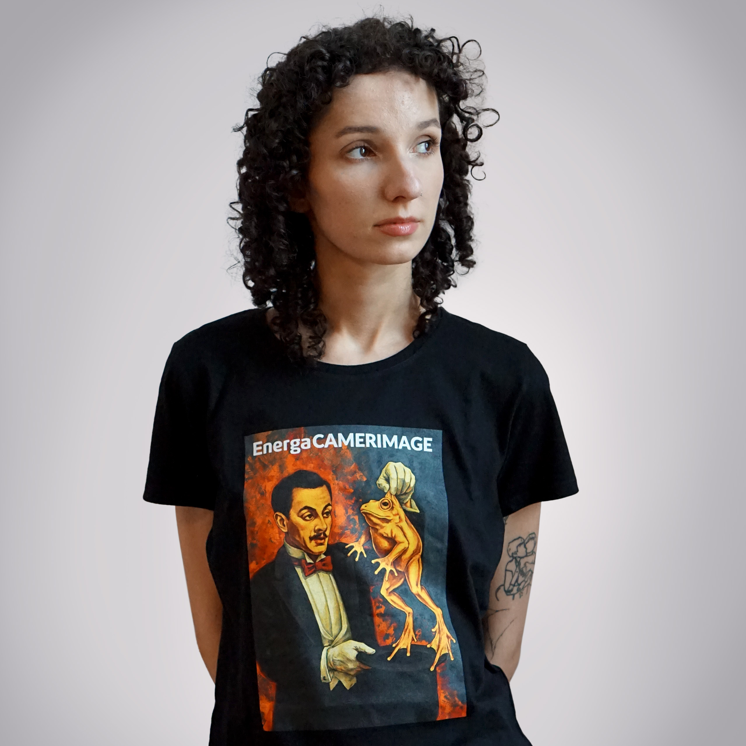 T-SHIRT_WOMAN_2025_01_2560x2560 T-SHIRT_WOMAN_2025_01_2560x2560